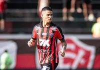 Vitória avalia pagar multa para contar com Erick em jogo decisivo