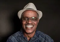 Zulu Araújo lança novo livro e revisita 50 anos de luta antirracista imagem
