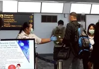 Aeroportos da Ásia retomam protocolos da Covid após surto de vírus