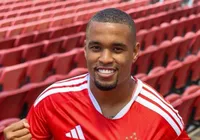 Alerrandro detalha sucesso no Vitória: "Mudei radicalmente minha vida"