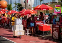 Ambulantes terão proteção extra no Carnaval de Salvador; entenda imagem