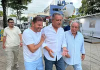 Após flerte com oposição, Quinho aparece ao lado de Rui no Carnaval imagem