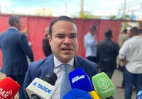“Apunhalado pelas costas”, diz Cacá Leão após saída de Coronel do PSD imagem