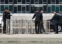 Ato político em Brasília motiva instalação de grades no Planalto