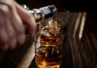 Ator da Globo corta consumo de bebida alcoólica e motivo surpreende