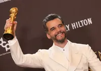Atriz internacional se derrete por Wagner Moura: "Muito bonito" imagem