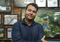 Autor baiano lança livro que expõe caos da vida em condomínio