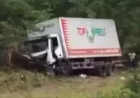 Bahia: jovem morre atropelada ao tentar saquear carga tombada na BR-11