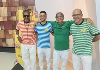 Baile à fantasia leva samba e Carnaval para as águas de Salvador imagem
