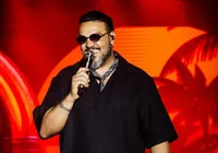 Belo convida atriz de ‘Três Graças’ para cantar com ele em show imagem