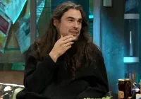 Brasileiros atacam perfil errado após comentário polêmico de diretor