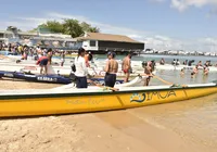 Canoa havaiana transforma Praia da Preguiça em polo esportivo de Salvador