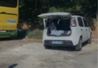 Corpos com mãos amarradas são encontrados dentro de carro em Salvador imagem