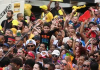 Crianças nos blocos? Lei quer proibir presença de menores no Carnaval imagem