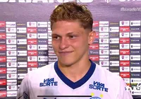 Eleito craque do jogo, Dell celebra primeiro gol como profissional