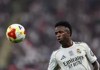 Entenda como saída de Xabi Alonso muda futuro de Vini Jr no Real