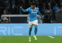 Ex-Vitória brilha em clássico italiano e é eleito melhor da partida imagem