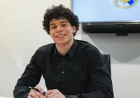 Filho de ex-craque da Seleção Brasileira assina com o Real Madrid