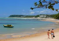 Hotel de destino turístico na Bahia pega fogo e assusta hóspedes
