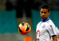 Ídolo! Ex-Bahia e Vitória atinge marca histórica por clube tradicional
