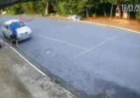 Idosa é atropelada por motorista nu e bêbado; veja vídeo imagem