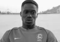 Jogador morre após mal súbito durante partida em Portugal imagem
