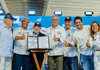 Lula garante mais de R$ 300 milhões para a Bahia e entrega equipamentos