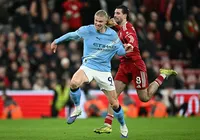 Manchester City vira sobre o Liverpool e segue na caça ao Arsenal imagem