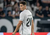 Meia português se aproxima de saída após quase não jogar pelo Vitória