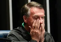 Michelle revela estado de saúde de Bolsonaro após mal-estar na Papudinha imagem