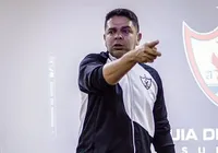 Morre treinador de clube tradicional após uma semana na UTI; confira imagem