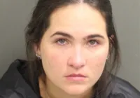 Mulher de Henrique, da dupla com Juliano, é solta após pagar fiança nos EUA