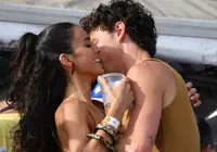 Namoro de Bruna Marquezine e Shawn Mendes viraliza fora do Brasil imagem