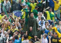 Nikolas nega responsabilidade após raio atingir manifestantes