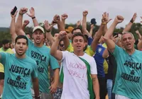 No fim da caminhada, Nikolas pede que apoiadores não façam invasões