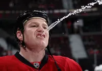 Orgulho de ser banguela: por que atletas de hóquei ficam sem os dentes