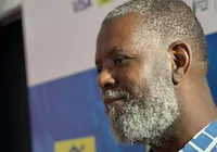 Por que Péricles não se permite "estacionar"? Cantor fala sobre futuro da música imagem