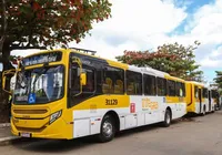 Prefeitura assina contrato da compra de 200 ônibus com ar-condicionado