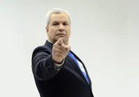 ”Raça desgraçada”: apresentador famoso é condenado por discurso transfóbico ao vivo