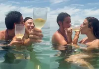 Regina Casé registra pedido de casamento entre artistas na Bahia