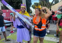 "ReiMonJaro": folião inova em fantasia e vira sensação no Campo Grande