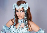 Revoltada, Anitta “amaldiçoa” ladrões de celular em show; veja