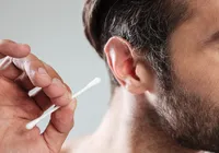 Sinal de alerta? Veja como a cera do ouvido pode indicar câncer