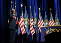 Trump diz não se sentir mais obrigado a pensar apenas na paz imagem