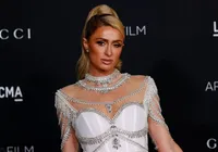"Vai me assombrar pelo resto da vida", diz Paris Hilton sobre vídeo íntimo imagem