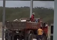 Vereador denuncia uso de garis da Prefeitura em serviço particular