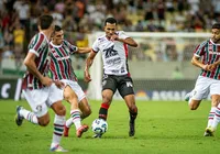 Vitória encaminha saída de Lucas Braga para rival; saiba o que falta imagem