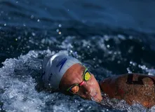 Ana Marcela inicia travessia histórica em Salvador - Imagem