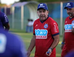 Ex-Bahia supera Abel e coloca clube modesto na liderança do Paulistão - Imagem