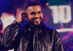 Cantor Yan faz maratona de shows e anima o verão de Salvador - Imagem